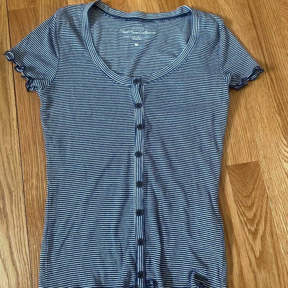 Hollister shirt